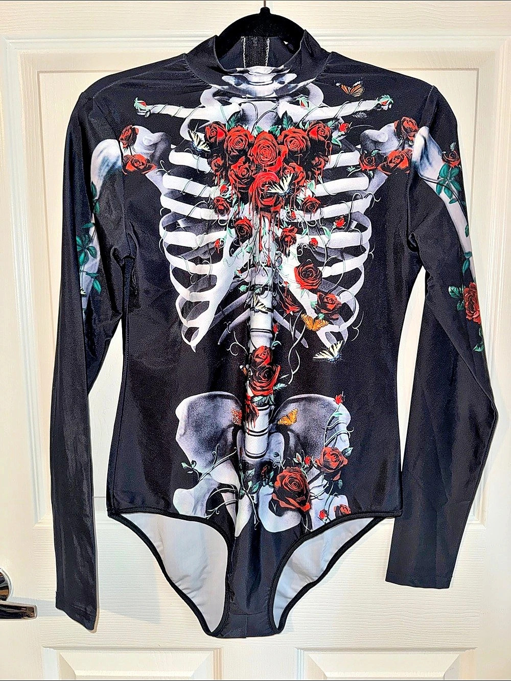 Skeleton Long Sleeve Bodysuit.
Costume/Halloween